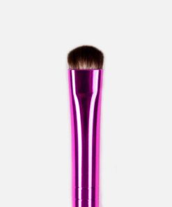 Alternative view of C Curve Eyeshadow Brush Kiss