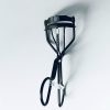 Buy Black Eyelash Curler Hanan Dashti Kuwait Gulf Middle East اشترى كيرلر رموش حنان دشتى بالكويت و الخليج الشرق الاوسط اى وينك